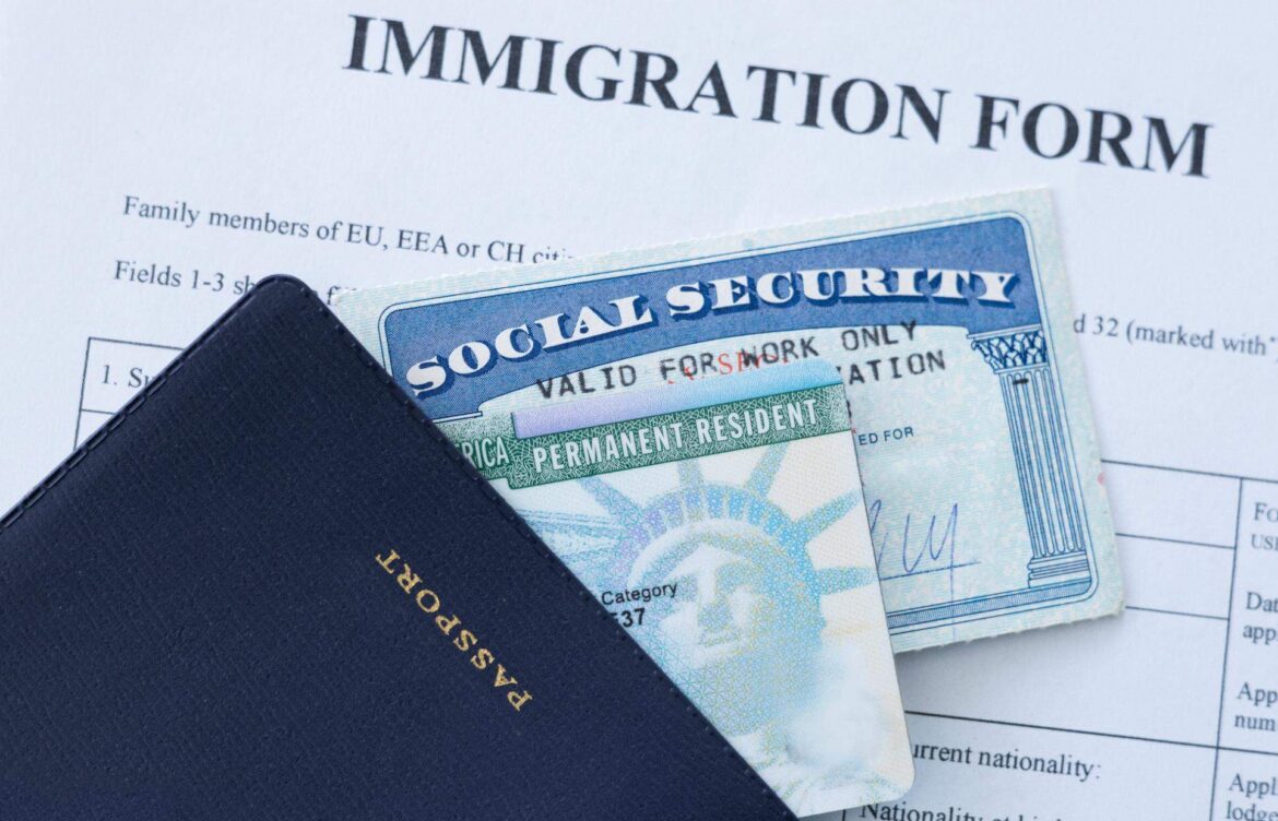 Hasta el ADN de los inmigrantes: Gobierno de Trump quiere aumentar pruebas para la green card